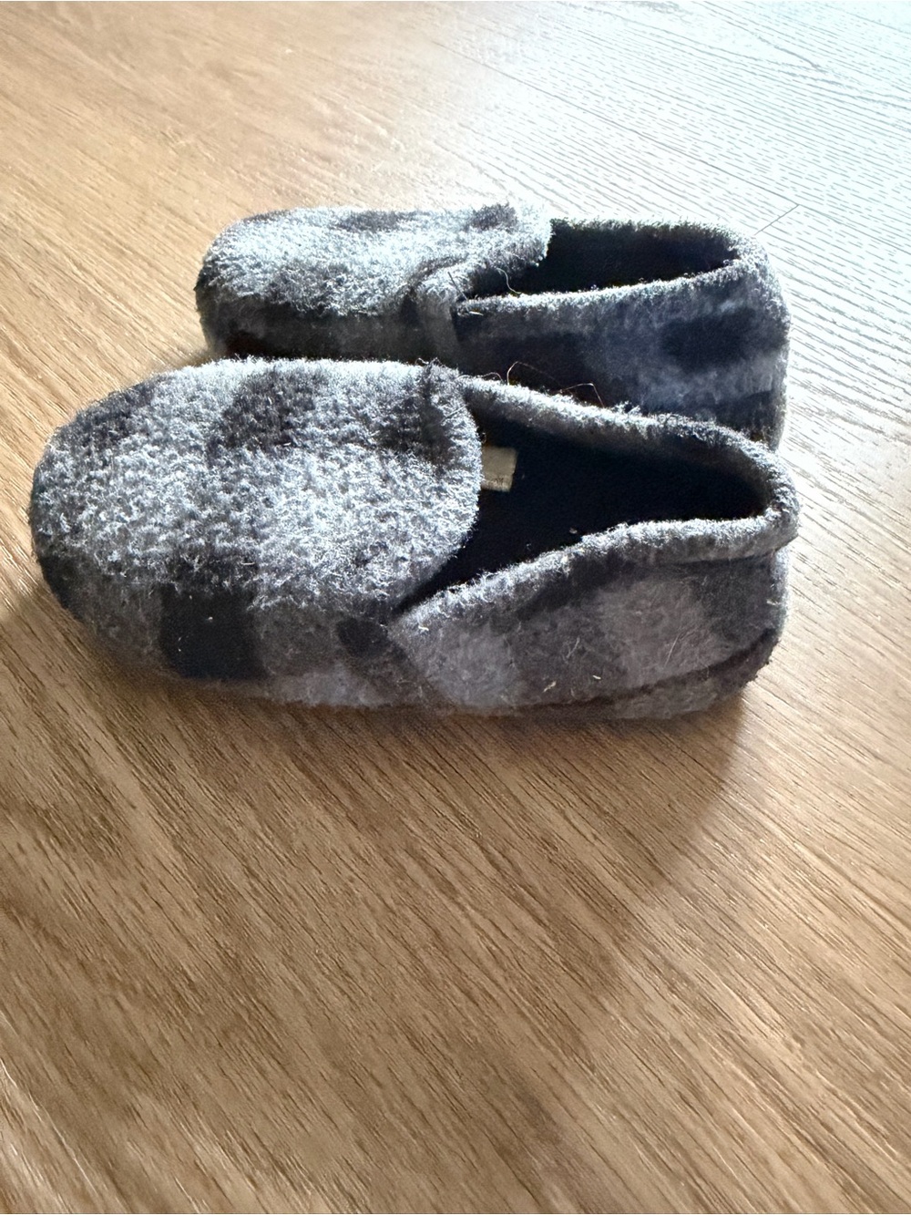 Wonder Nation Toddler Gray Fleece House Slippers Size 5–6